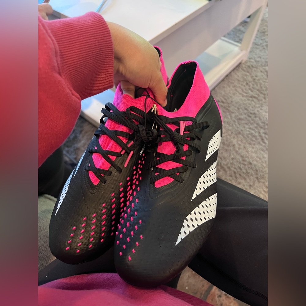 Predator accuracy.2 soccer cleats
